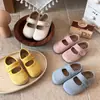 Sapatos Mary Jane de couro estilo coreano para meninas 2026 primavera e outono novos sapatos fofos versáteis de camurça para crianças mais velhas, sapatos de sola fina, sapatos Birkenstock