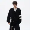 Cardigan Suéter Americano de Gola V com Três Barras Masculino Outono/Inverno Jovem Tendência Marca Solto Casual Tricô para Casal Roupa Externa