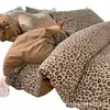 Conjunto Fofo e Sexy de Algodão Lavado com Estampa de Leopardo para Casa Conjunto de Quatro Peças Conjunto de Três Peças para Dormitório Fábrica Têxtil de Origem de Nantong