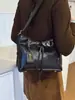 Bolso Cruzado de Hombro Vintage de Gran Capacidad para Viajes y Uso Diario 2026 Otoño, con Acabado de Alta Gama, Bolso Tote Cruzado de Nicho