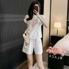 Novo terno de shorts de manga curta esportivo de estilo chinês para mulheres, verão, novo estilo, moderno, casual, conjunto de duas peças para homens pequenos