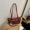 Nueva bolsa retro para el trabajo y el día a día 2026 para mujer, otoño e invierno, bolso de hombro, bolso de axila y bolso de mano lindos y modernos