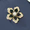 Venda Direta da Fábrica Personalizada Ternos de Roupa Flor de Lapela Flor de Cinco Pétalas Broche de Moda Acessórios Versáteis para Roupas Outono e Inverno