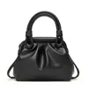 Bolso para Mujer de Guangzhou Bolso tipo bandolera plisado Bolso nube Nuevo de Moda Verano 2023 Simple Versátil Bolso de hombro cruzado con clip