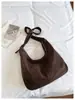 Bolso tote retro minimalista transfronterizo para mujer, nuevo modelo 2026, textura esmerilada de alta calidad, bolso versátil de hombro y cruzado de lujo ligero
