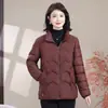 Chaqueta Corta de Algodón y Plumas Otoño/Invierno para Madre de Mediana Edad 2026 Nuevo Estilo Ropa para Mujeres de Mediana Edad y Mayores Chaqueta Pequeña Acolchada de Algodón de Invierno Ropa de Abrigo Cálida