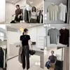 Produtos de alta qualidade das Treze Linhas R*S de Guangzhou! Outono de 2026, cheio de sofisticação, estilo minimalista, camiseta curta de manga curta com gola alta pequena para mulheres