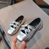 Novo outono fofo laço pequeno sapatos de dança para menina sola macia antiderrapante sapatos infantis sapatos pequenos de couro infantis novo estilo de comércio exterior