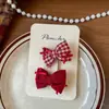 Novo Estilo Coreano Doce Grampo de Cabelo Xadrez Vermelho Crianças Feito à Mão Tecido Clipe Lateral para Franja Par de Elásticos de Cabelo