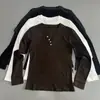 Camiseta de manga larga con cuello en V estilo coreano para mujer, corte ajustado, camisa básica versátil con decoración de botones, nuevo top transpirable de otoño