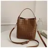 Moda Transfronteriza Bolso Cubo para Mujer 2025 Estilo Nuevo Bolso Sencillo para Mujer Gran Capacidad Bolso Tejido Bolso Cruzado
