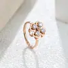 Anillo de Trébol de Cuatro Hojas Giratorio de Circonita de Venta Caliente Estilo Coreano, Anillo Elegante de Nicho Súper Brillante de Cuatro Diamantes, Venta al por Mayor de Fabricante