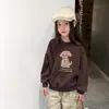 Sudadera unisex con bordado de retazos de dibujos animados Aimobebe para niños, con un diseño divertido, corte holgado, cuello redondo, mangas largas y estilo casual de jersey.