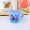 Taza de Agua con Asa Anticaídas para Niños Taza para Beber de Guardería Stitch Kuromi Dibujos Animados Taza para Bebidas Lácteas con Tapa