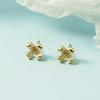 Pendientes con diseño de nicho de flor de pera francesa, exquisitos pendientes femeninos con alfiler de plata de margarita transparente pequeños, pendientes retro que combinan con todo para levantar las orejas.