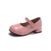 Comércio Exterior 2026 Outono Novos Sapatos de Salto Alto Pequenos para Meninas Sapatos de Couro Vermelho Moda Infantil Bico Quadrado Sapatos de Princesa Dropshipping
