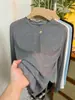 Camiseta Feminina de Manga Longa, Gola Redonda, com Proteção Solar, Corte Solto e Fino, Novo Estilo de Verão com Bordas Franzidas, Moderna, Simples, Versátil e Emagrecedora