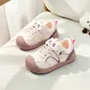 Tênis de couro tamanho 22-26, sapatos esportivos infantis, sapatos casuais para meninos, tênis infantis