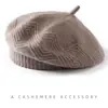Nueva Colección Otoño/Invierno 2026: Gorro de Punto de Cachemira de Color Sólido Retro y Artístico para Mujer, Boina Gruesa, Moderno y Versátil