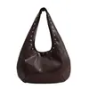 Bolsa de hombro tipo tote retro de moda estilo americano con tachuelas para mujer, para principios de otoño, gran capacidad, lujo ligero, de alta gama