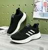 Colección otoñal transfronteriza cuidadosamente seleccionada de zapatos para hombre en tallas grandes, incluyendo la talla 48, con suelas ocultas que aumentan la altura, zapatillas deportivas negras y tenis casuales