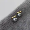 Pendientes de Viga de Equilibrio de Perlas Shijia Vintage Baoman para Mujer Corea del Sur Nicho Sencillos Versátiles Elegantes de Alta Gama