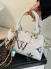 Bolso Femenino de Moda y Alta Gama 2025 Nuevo Bolso Cruzado de Hombro Único Versátil Diseño de Nicho Exquisito Bolso Almohada Bolso de Mano