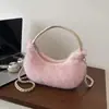 Bolso de felpa para la axila para mujer, diseño de nicho de alta gama, bolso de hombro moderno y versátil, bolso de mano, bolso de bola de masa peludo