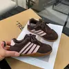 Zapatos Casuales Versátiles para Niños Estilo Principios de Primavera 2026 Zapatos de Entrenamiento Alemanes Estampado de Leopardo Zapatos Retro Forrest Gump Tenis de Dopamina para Niñas