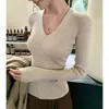 Camiseta básica preta com decote V para mulheres, novo estilo outono 2025, de alta qualidade, sexy, justa, top de malha de manga longa