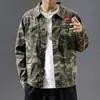 Chaqueta de Mezclilla para Hombre Primavera y Otoño Talla Grande Casual Ropa de Mezclilla Moda Bordada Camuflaje Chaqueta de Trabajo Retro Americana