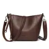 Bolso Bandolera Retro de Comercio Exterior Nuevo Bolso Elegante Simple para Madre de Mediana Edad Textura de Cuero Suave Bolso Cubo Casual de un Solo Hombro para Mujer