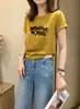 Camiseta feminina de algodão canelado com fonte física de treze fileiras, direto da fábrica, top slim fit estampado de manga curta, exclusivo de atacado de verão