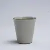 Xícara de Chá Cerâmica Antiga Estilo Dinastias Tang e Song com Design Reto para Degustação de Chá, Adequada para Uso Doméstico, Xícara Única Simples e Elegante Feita de Celadon