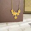 Colar Flor Dourado Areia para Mulheres, Estilo Versátil de Verão de Alto Padrão, Joias de Luxo Leve, Acessórios de Yiwu Que Não Desbotam