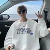 Sudadera versátil de manga larga estilo Hong Kong para hombre, capa base holgada, top de otoño de cuello redondo moderno, prenda de abrigo para hombre