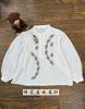 Roupas Outono e Inverno 2025 Fio Duplo Bordado Flor Gola Alta Cardigan Feminino Camisa Manga Longa Camisa Atacado
