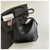 Bolso de Hombro Vintage de Cuero Suave Estilo Academia Gran Capacidad Bolso Cubo Cruzado de Hombro Único Bolso Sencillo para Viajes Diarios de Mujer