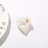 Clip para el Cabello con Forma de Corazón Hueco de PC Estilo Nuevo Europeo y Americano Pinza de Garra con Hebilla de Mariposa Engrosada Accesorios para el Cabello Versátiles con Temperamento Simple Pinza de Tiburón