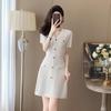 Vestido de Tricô Branco Estilo Chanel para Mulheres, Novo Modelo Verão 2026, Vestido Curto de Manga Curta com Cintura Alta Linha A Feminino de Shenzhen Nanyou