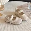 Sapatos Mary Jane de Couro com Trançado Doce para Bebê 2026 Novos para Meninas com Laço Pérola Princesa Corte Baixo Sapatos de Uma Sola