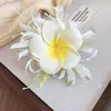 Elegante presilha frontal com design de bico de pato, presilha lateral fofa para fios soltos, pequeno grampo floral estilo Chanel, novo modelo 2026 de acessório de cabelo