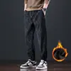 Calça Casual Masculina Nova, Tendência Outono e Inverno, Solta, Confortável, com Caimento Suave, Jogger Esportivo com Forro de Lã