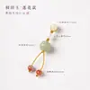 Colgante de Gota Pequeña de Jade Hetian Estilo Chino con Borlas Combinado con Accesorios de Pulsera de Ágata Roja del Sur Hielo-Nieve