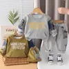 Conjunto de Ropa de Otoño para Niños con Sudadera Bordada con Letras Inglesas Set 2026 Nuevo Estilo Ropa de Cuello Redondo para Niños Elegante para Niños Pequeños en Primavera y Otoño