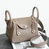 Fio de cera semiartesanal ferragens de aço Couro bovino de camada superior TC Mini Lindy 19cm Bolsa transversal de ombro único feminina bolsa de médico feminina