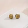 Brincos Quadrados de Pérola Prateada Estilo Retrô Francês de Alto Padrão, Design de Nicho, Simples, Doces e Requintados para Mulheres