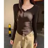 Foto Real # Camiseta Melard de Manga Longa com Decote em V Pequeno e Acabamento Escovado para Mulheres, Design Outono e Inverno, Corte Justo, Camiseta Básica com Forro de Fleece.