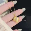 Bolsa de la Suerte Dorada Auspiciosa Abundancia Cepillada Collar Nuevo Estilo Chino Lujo Ligero Elegante Exquisito 2026 Nuevo Modelo Cadena para la Clavícula Joyería