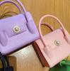 Set Nuevo de Ropa y Accesorios para Niños 2026 con Bolso de Mano Cuadrado Pequeño, Bolso Cruzado Mini de Gelatina, Bolso de Hombro Único con Cadena para Mujer
